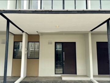 Dijual Rumah Milenial Cluster California Pik2, Uk. 4,5X10, 2 Lantai, Harga : Rp 1,05 M