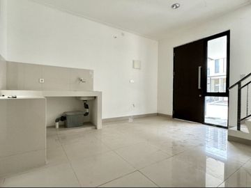 Dijual Rumah Milenial Cluster California Pik2, Uk. 4,5X10, 2 Lantai, Harga : Rp 1,05 M
