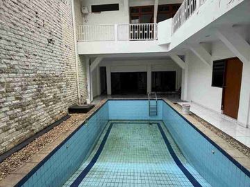 Rumah  Lama Siap Huni Di Menteng Jakarta Pusat