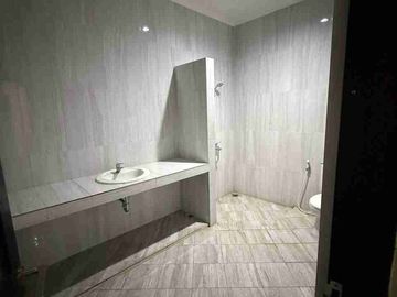 Rumah  Lama Siap Huni Di Menteng Jakarta Pusat