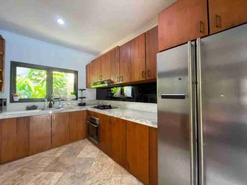 Spacious Tropical Villa in Umalas Bali