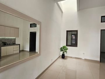 TURUN HARGA! Dijual Rumah Minimalis Modern 2 Lantai dengan SHM di Harapan Indah Bekasi