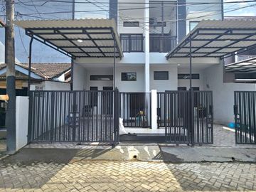 TURUN HARGA! Dijual Rumah Minimalis Modern 2 Lantai dengan SHM di Harapan Indah Bekasi