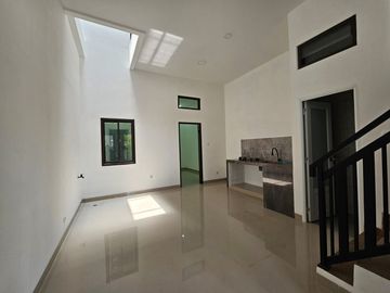 TURUN HARGA! Dijual Rumah Minimalis Modern 2 Lantai dengan SHM di Harapan Indah Bekasi
