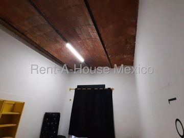 Casa en Renta con Uso de Suelo Comercial en San Miguel Chapultepec cerca de la estación de metro Juanacatlán #27-61 AVC