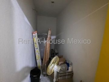 Casa en Renta con Uso de Suelo Comercial en San Miguel Chapultepec cerca de la estación de metro Juanacatlán #27-61 AVC