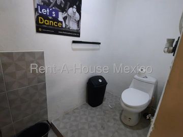 Casa en Renta con Uso de Suelo Comercial en San Miguel Chapultepec cerca de la estación de metro Juanacatlán #27-61 AVC