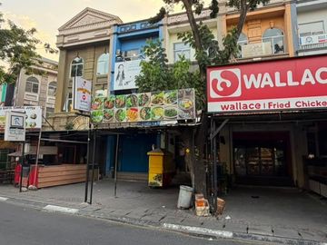 Disewakan ruko di pinggir jalan utama samping raja cafe Galaxy Bekasi