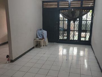 Sewa Cepat Rumah 4 kamar tidur Taman Aries Harga 60juta/thn
