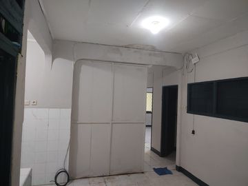 Sewa Cepat Rumah 4 kamar tidur Taman Aries Harga 60juta/thn