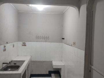 Sewa Cepat Rumah 4 kamar tidur Taman Aries Harga 60juta/thn