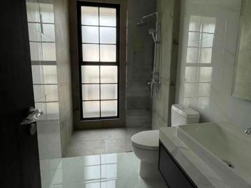 DISEWAKAN RUMAH BARU PREMIUM — HIERA BSD WELTON SIGNATURE TYPE 8