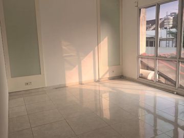 Disewakan Rumah 2 Lantai Siap Huni Baru Renov BSD Strategis