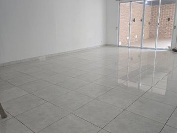 Disewakan Rumah 2 Lantai Siap Huni Baru Renov BSD Strategis