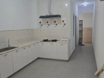 Disewakan Rumah 2 Lantai Siap Huni Baru Renov BSD Strategis