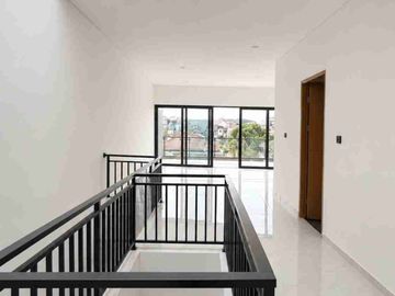 Dijual Rumah Baru di Taman Kedoya Baru Huk