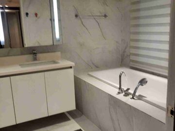 4 Bedrooms for rent in The Forbes Tower, Valero St., Sal edo Village