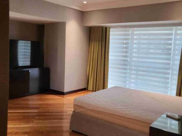 4 Bedrooms for rent in The Forbes Tower, Valero St., Sal edo Village