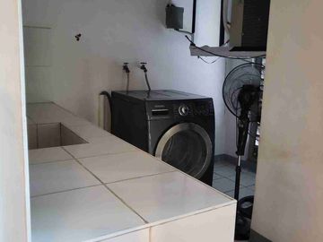 4 Bedrooms for rent in The Forbes Tower, Valero St., Sal edo Village