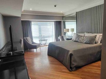 4 Bedrooms for rent in The Forbes Tower, Valero St., Sal edo Village