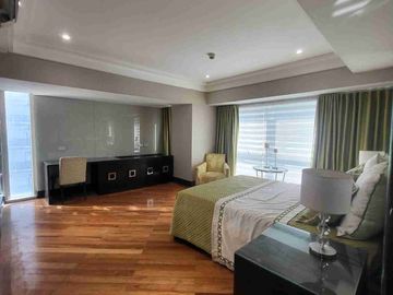 4 Bedrooms for rent in The Forbes Tower, Valero St., Sal edo Village