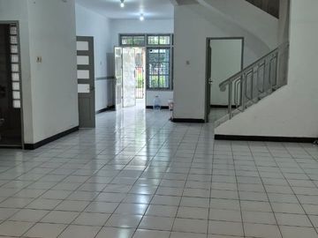 Disewakan Rumah Belakang Mall Kelapa Gading, Jakarta Utara