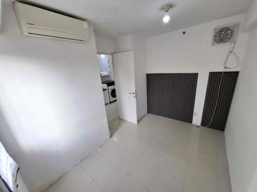 Disewakan 2kamar semi furnish lantai rendah apartemen bassura city