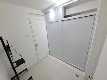 Disewakan 2kamar semi furnish lantai rendah apartemen bassura city