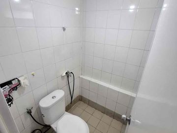 Disewakan 2kamar semi furnish lantai rendah apartemen bassura city