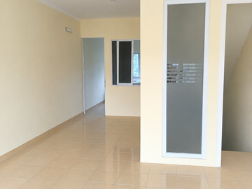 Disewakan Ruko 3 Lantai di  Bolsena Gading Serpon