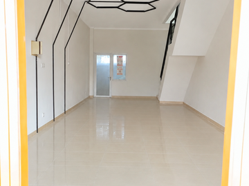 Disewakan Ruko 3 Lantai di  Bolsena Gading Serpon