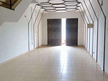 Disewakan Ruko 3 Lantai di  Bolsena Gading Serpon