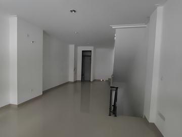 Termurah! Ruko Euro Asia Pik 2 4,5x10 45m 3LT Hadap Gereja Akita