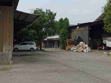 dijual Pergudangan dg 2 gudang + 5 kamar