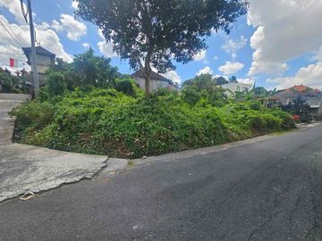 Dijual lahan luasan kecil lokasi tumbakbayuh lingkungan villa