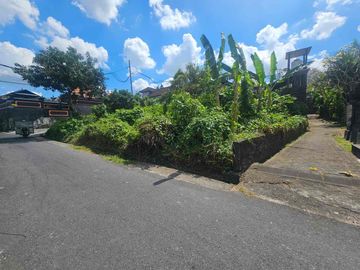 Dijual lahan luasan kecil lokasi tumbakbayuh lingkungan villa