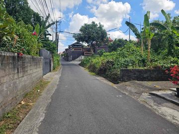 Dijual lahan luasan kecil lokasi tumbakbayuh lingkungan villa