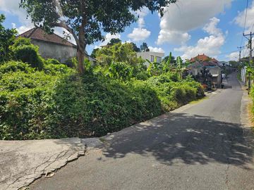 Dijual lahan luasan kecil lokasi tumbakbayuh lingkungan villa