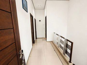 DIJUAL RUMAH 3 LANTAI SIAP HUNI ROW 3 MOBIL DI DURI KEPA GREENVILLE