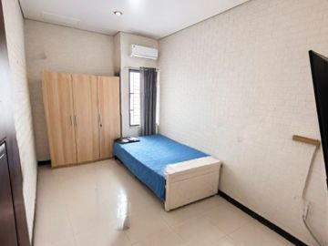 DIJUAL RUMAH 3 LANTAI SIAP HUNI ROW 3 MOBIL DI DURI KEPA GREENVILLE