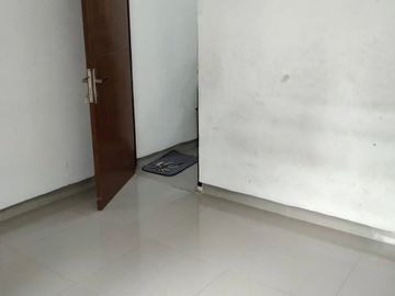 Rumah Take Over 2LT sisa 7 Thn Lg dkt Stasiun di Cikaret Cibinong Bogor