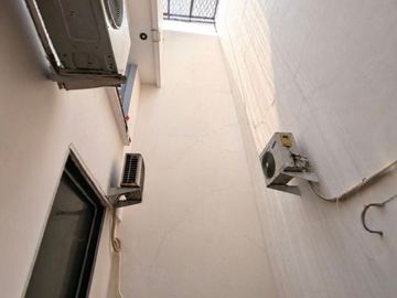 DIJUAL RUMAH 3 LANTAI SIAP HUNI ROW 3 MOBIL DI DURI KEPA GREENVILLE