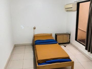 DIJUAL RUMAH 3 LANTAI SIAP HUNI ROW 3 MOBIL DI DURI KEPA GREENVILLE