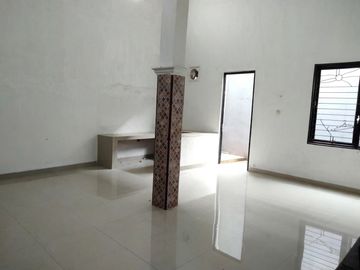 Rumah 2LT Over Kredit dkt Stasiun sisa 7 THN LG di Cikaret Cibinong Bogor