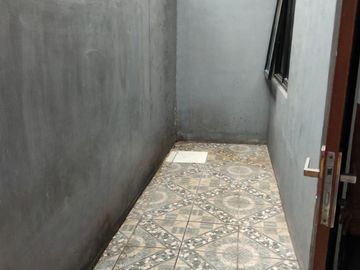 Rumah 2LT Over Kredit dkt Stasiun sisa 7 THN LG di Cikaret Cibinong Bogor