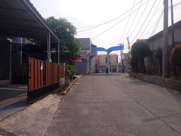 Rumah 2LT Over Kredit dkt Stasiun sisa 7 THN LG di Cikaret Cibinong Bogor