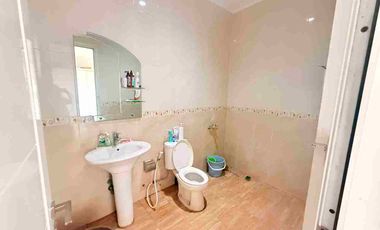 ‼️Turun Harga‼️
Dijual Rumah Cantik Full Furnished Posisi Hoek di Kota Wisata Cibubur