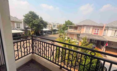 ‼️Turun Harga‼️
Dijual Rumah Cantik Full Furnished Posisi Hoek di Kota Wisata Cibubur