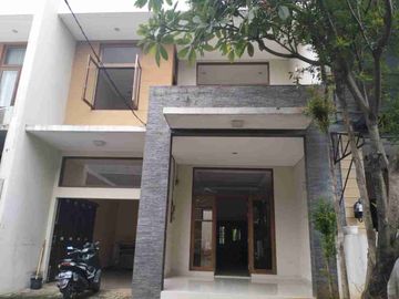 Rumah Townhouse 3 Lantai Siap Huni di Kemang Utara, Jakarta Selatan