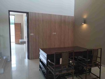 Rumah Townhouse 3 Lantai Siap Huni di Kemang Utara, Jakarta Selatan